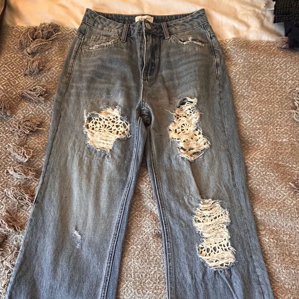 CEROS High Rise Distressed Jeans with Lace Patches | Size 25 - Picture 2 of 5